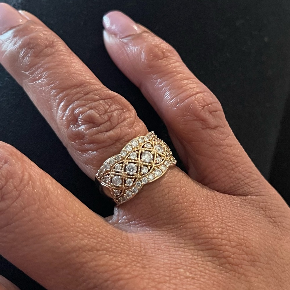Ladies Diamond Band